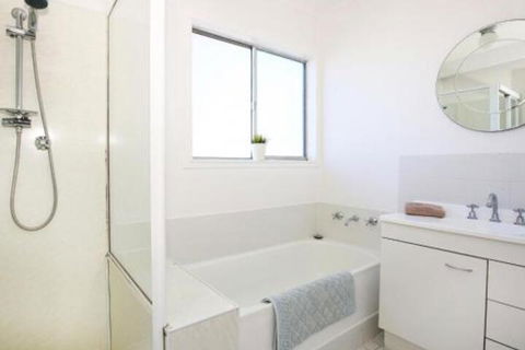 Lazy Days Beach House Jervis Bay â€“ Pet Friendly 4 Mins Walk To Beach - Accommodation Redcliffe 3