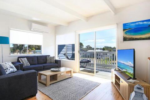 Lazy Days Beach House Jervis Bay â€“ Pet Friendly 4 Mins Walk To Beach - Accommodation Redcliffe 0