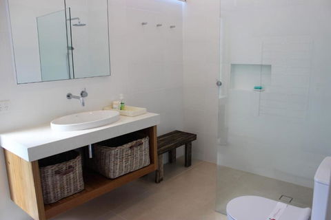 5 On COAST - Accommodation Redcliffe 2