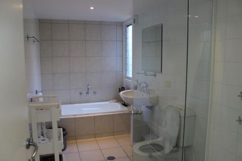 5 On COAST - Accommodation Redcliffe 4