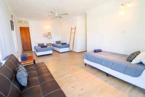 Ripples By The Sea - Accommodation Redcliffe 1