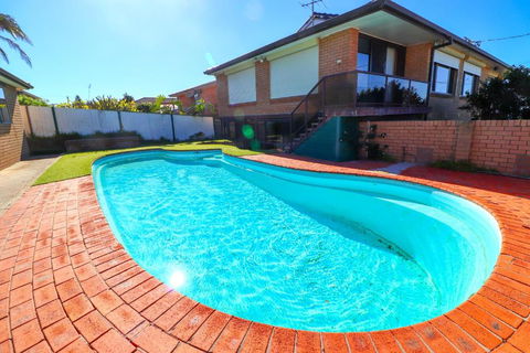 Ripples By The Sea - Accommodation Redcliffe 2