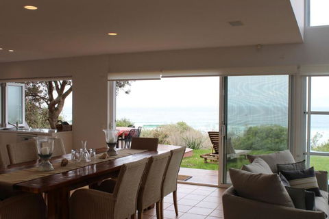 22 On COAST (Weekly Only) - Accommodation Redcliffe 3