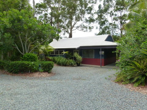 Lake Russell Lakeside Retreat - Accommodation Redcliffe 6