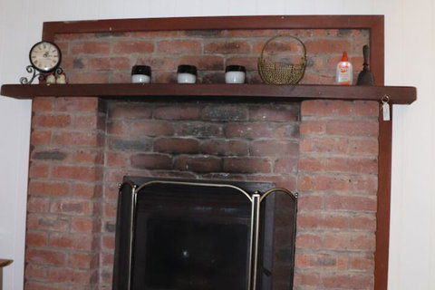 Mapleton Falls Farm House - Accommodation Redcliffe 3