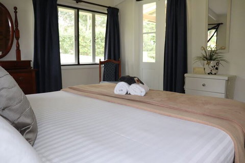 Mapleton Falls Farm House - Accommodation Redcliffe 5