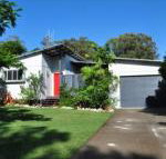 10 Double Island Drive Modern family home centrally located swimming pool  outdoor area - Accommodation Redcliffe