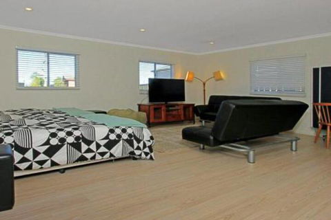 Culburra Getaway Close To Beach & Lake - Accommodation Redcliffe 2