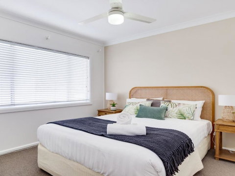 Ocean Blue Apartment Three Apartment On 2nd Level - Accommodation Redcliffe 1