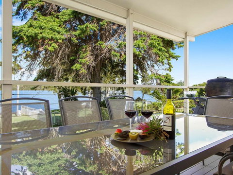 Sanctuary On The Bay Fish Or Kayak From The Yard - Accommodation Redcliffe 1