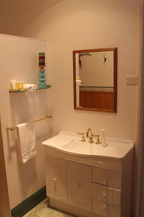 Gardenia House - Accommodation Redcliffe 3