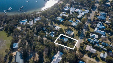 Kambera Pet Friendly Cottage On Raymond Island - Accommodation Redcliffe 3