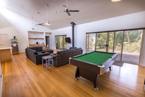 Acacia Lakehouse The Lake At Your Doorstep - Accommodation Redcliffe 6