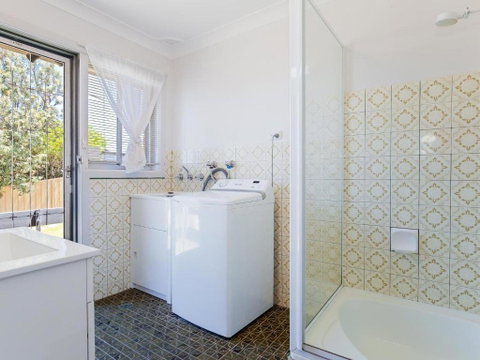Argyle Cottage 41 Argyle Avenue Great Family Home For Holidays - Accommodation Redcliffe 2