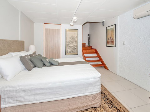 Unique Tropical Rainforest Getaway - Accommodation Redcliffe 2