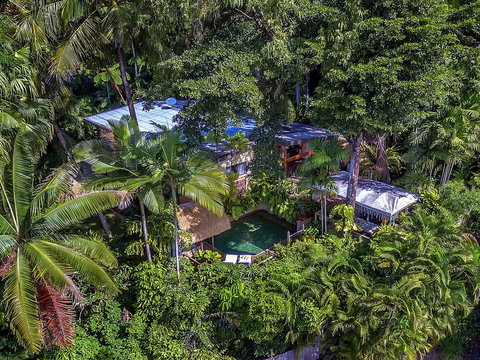 Unique Tropical Rainforest Getaway - Accommodation Redcliffe 0