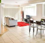 Beachside 4 with Airconditioning  Spa Bath - Accommodation Redcliffe