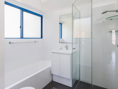 Heritage 102 Great Water Views - Accommodation Redcliffe 4