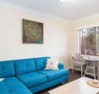 Sandy Bottoms with WiFi just Moments from Beach - Accommodation Redcliffe