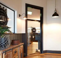 The Royal Hotel Drouin - Accommodation Redcliffe