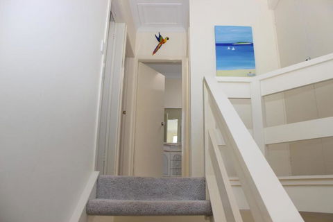 SUNDOWNER - Accommodation Redcliffe 4