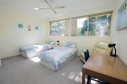 SUNDOWNER - Accommodation Redcliffe 3