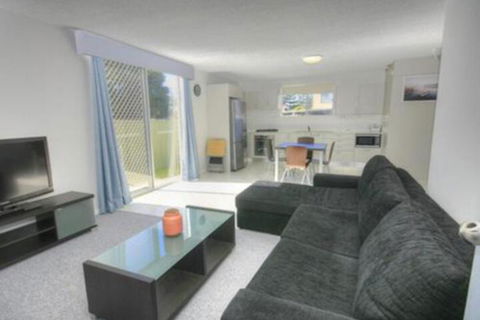 45B Wharf Street Downstairs - Accommodation Redcliffe 0