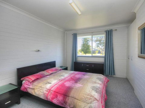 45A Wharf Upstairs - Accommodation Redcliffe 6