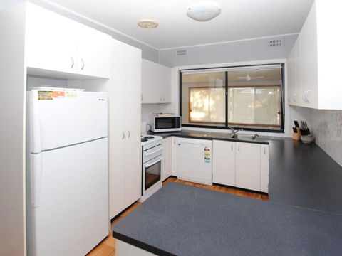 59 Wharf Street Opposite Bowling Club - Accommodation Redcliffe 6