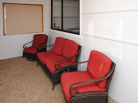 59 Wharf Street Opposite Bowling Club - Accommodation Redcliffe 2