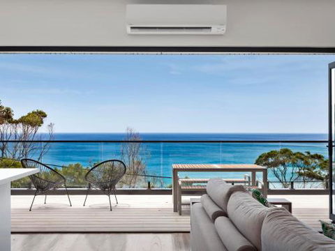 The Cube Striking Architectural Showpiece - Accommodation Redcliffe 1