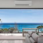 The Cube Striking Architectural Showpiece - Accommodation Redcliffe 0