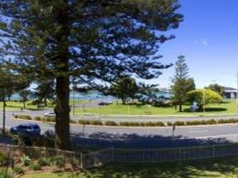 Heritage 202 Overlooking The Water - Accommodation Redcliffe 4
