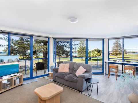 Heritage 202 Overlooking The Water - Accommodation Redcliffe 2