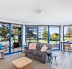 Heritage 202 Overlooking the Water - Accommodation Redcliffe