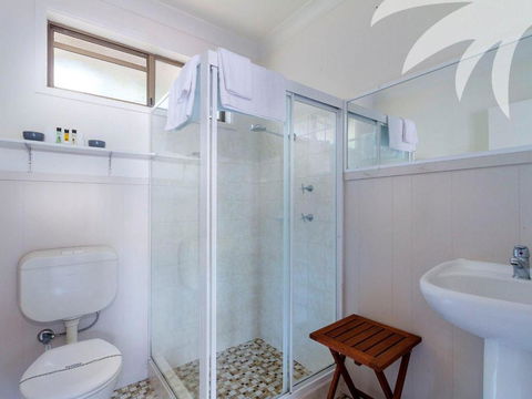 Aqua Apartment #4 - Accommodation Redcliffe 4