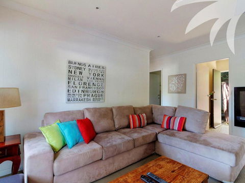 Aqua Apartment #4 - Accommodation Redcliffe 5