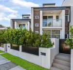 Relax in a Spacious  Modern Townhouse in Asquith - Accommodation Redcliffe