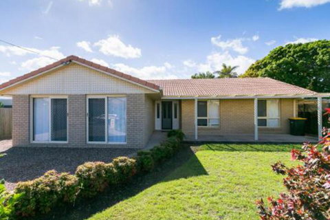 Cozy Family Holiday House - Accommodation Redcliffe 6