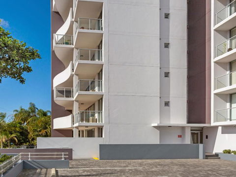 The Crest 201 Forster CBD! - Accommodation Redcliffe 1