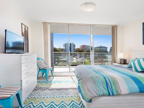 The Crest 201 Forster CBD! - Accommodation Redcliffe 5