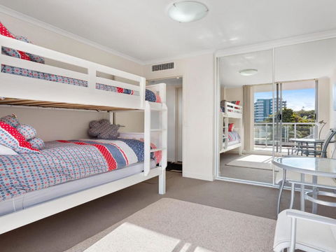 The Crest 201 Forster CBD! - Accommodation Redcliffe 4
