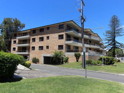 Breakers 8 Main Beach Location! - Accommodation Redcliffe 2