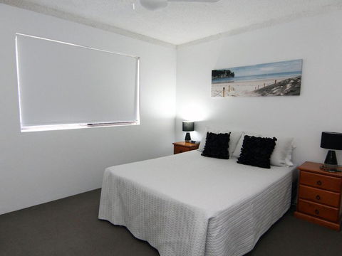 Breakers 8 Main Beach Location! - Accommodation Redcliffe 4