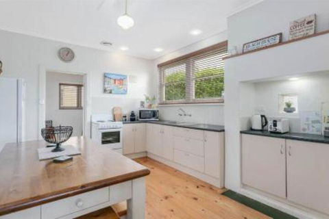 Grace Cottage - Accommodation Redcliffe 3
