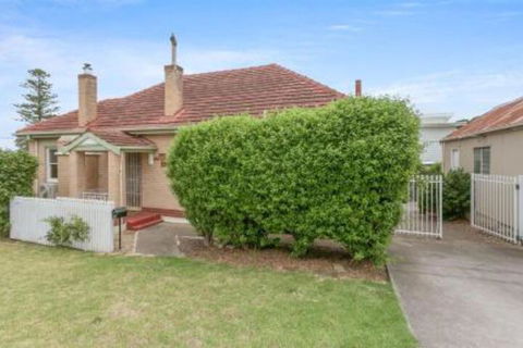 Grace Cottage - Accommodation Redcliffe 0