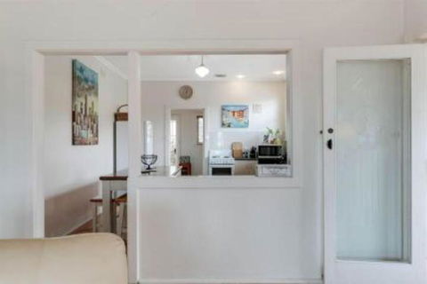 Grace Cottage - Accommodation Redcliffe 2
