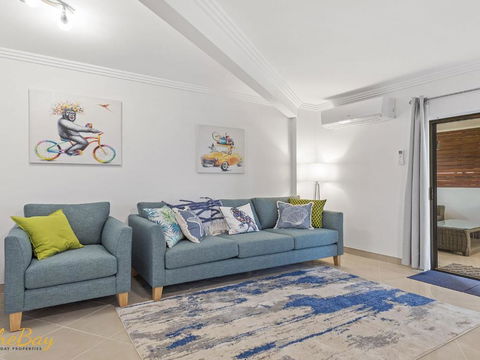 Karinya At Little Beach Downstairs - Accommodation Redcliffe 4