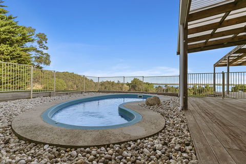 Waterview Estate Free Wifi Amazing Ocean Views - Accommodation Redcliffe 0