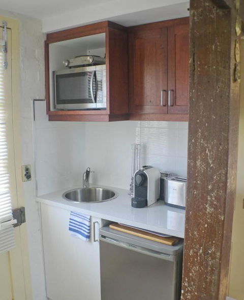 Bon Accord - Accommodation Redcliffe 2